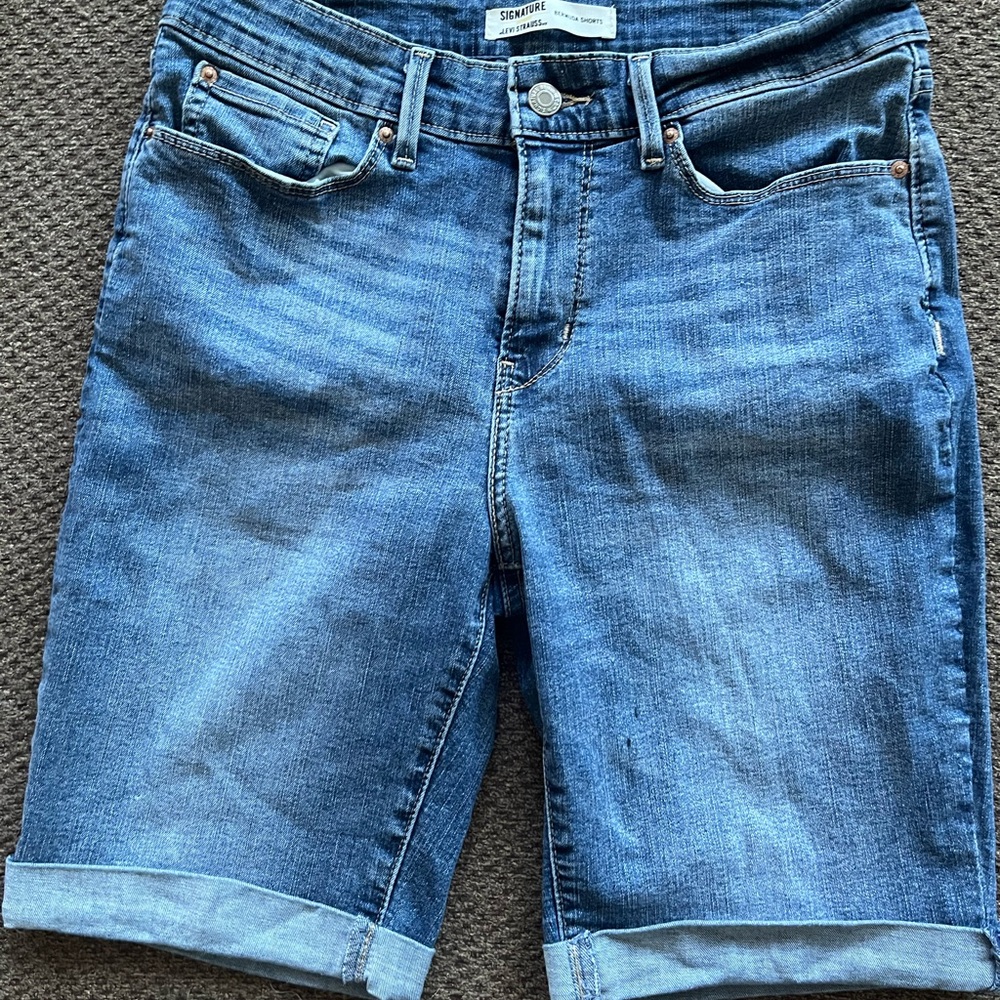 Women’s Signature Levi Straus Bermuda Jean Shorts